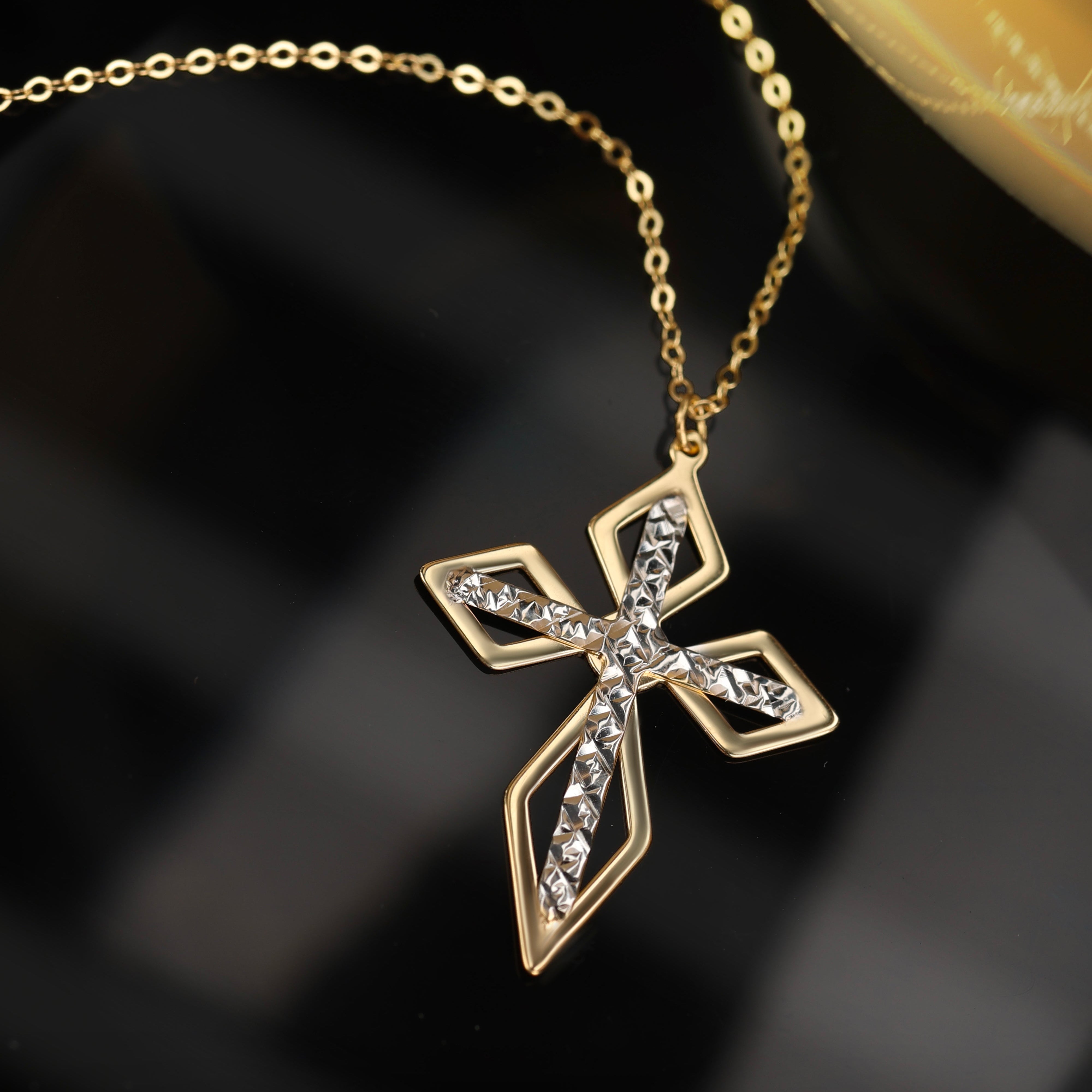 Collana da Donna con Croce Collezione Corpus Lux