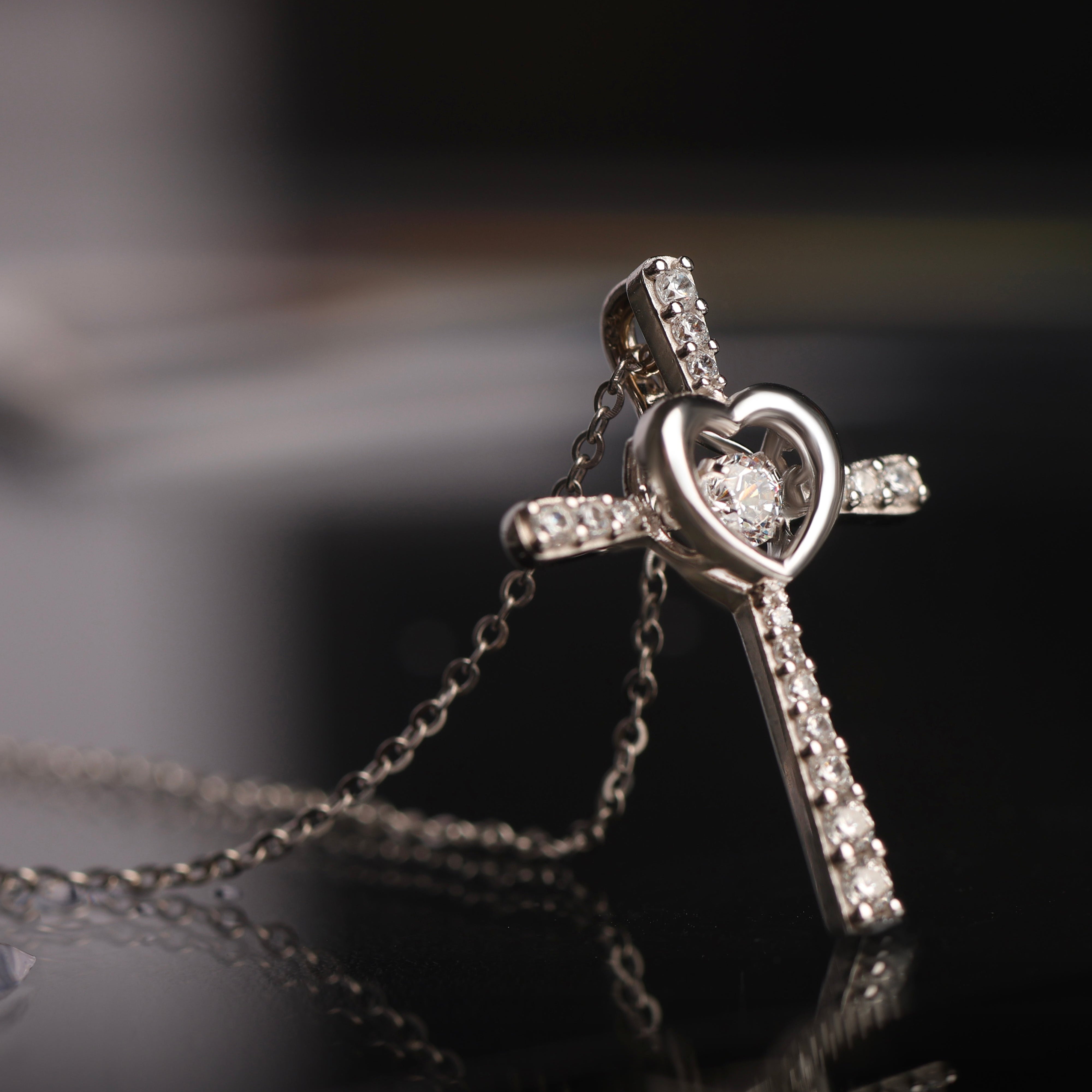Collana da Donna con Croce Collezione Eternelle