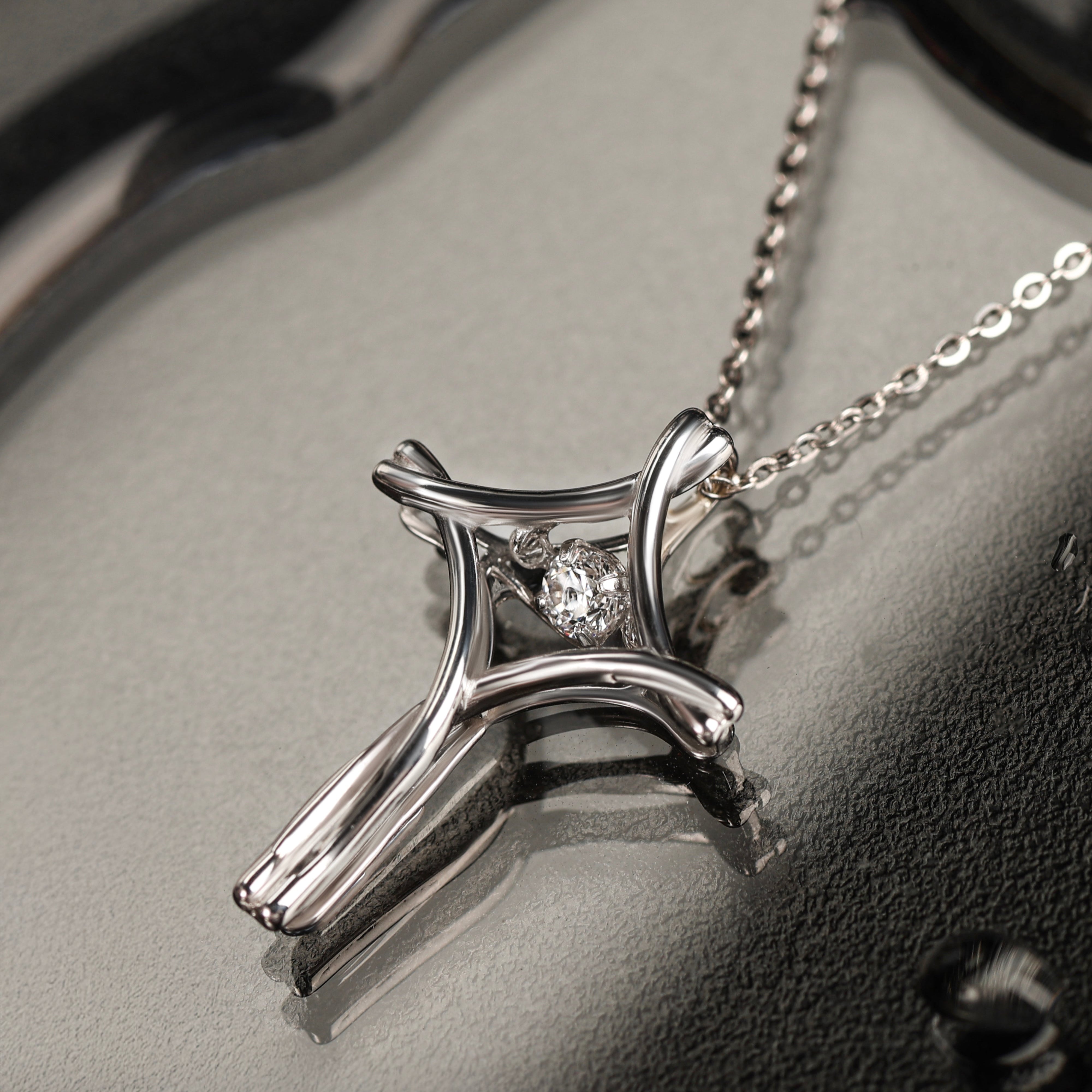 Collana da Donna con Croce Collezione Eternelle