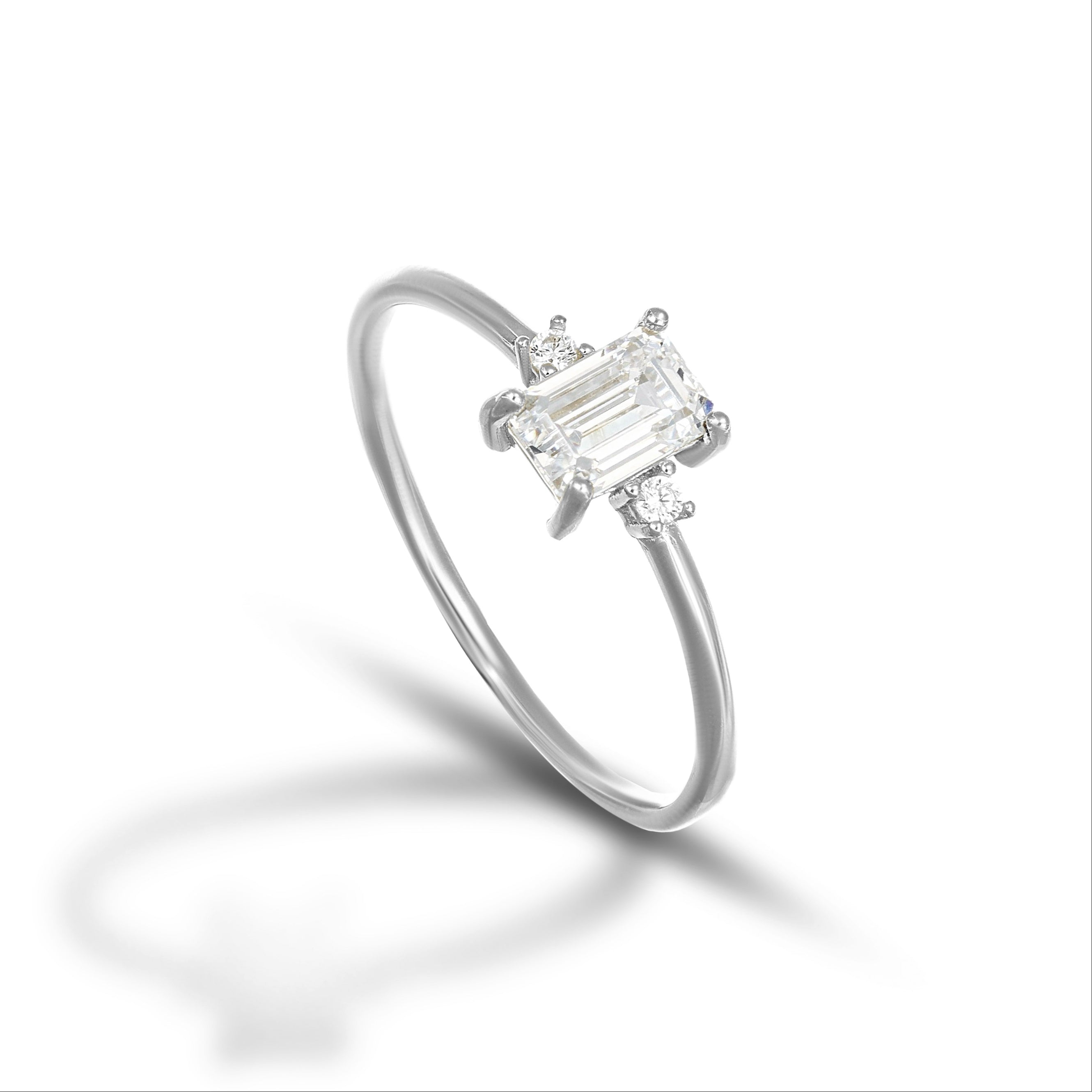 Anello da Donna con Swarovski taglio baguette e zirconi bianchi